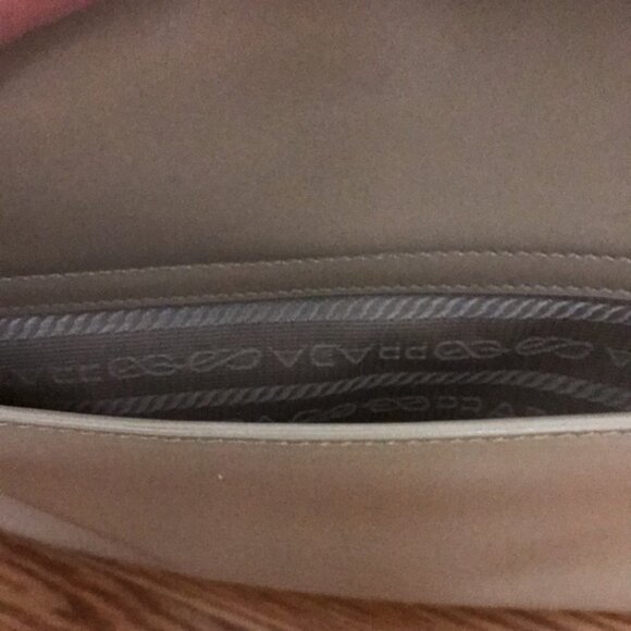 Auth Prada Vitello Smalto Cammello - Picture 4 of 15